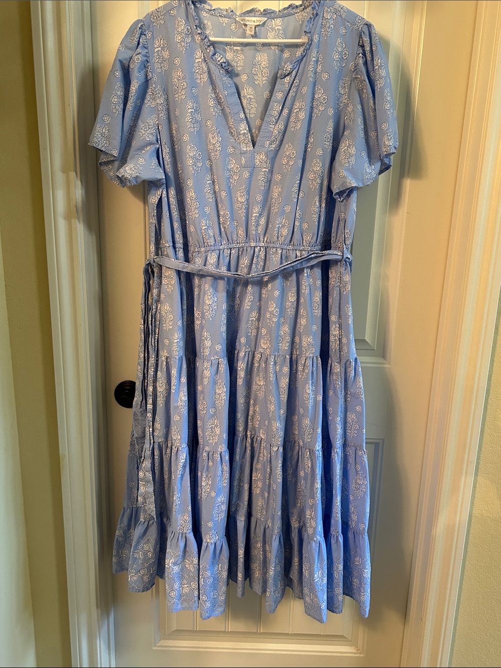 crown & ivy Light Blue Paisley Tiered Midi Dress